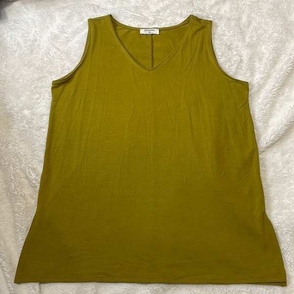 Zenana Green V-neck Tank Top‎ - Picture 1 of 3